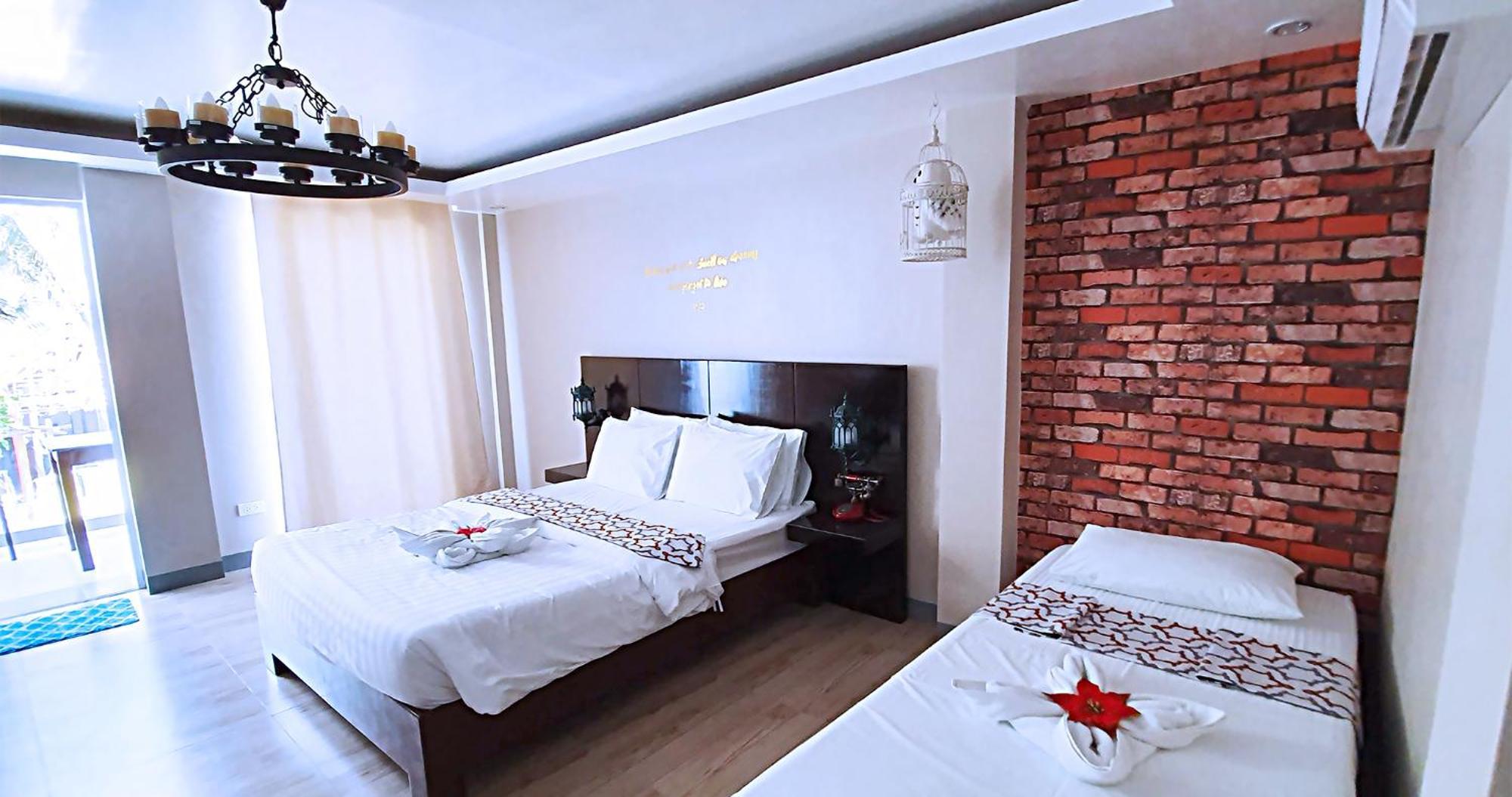 Casa Almarenzo Bed & Breakfast Bolinao Zewnętrze zdjęcie
